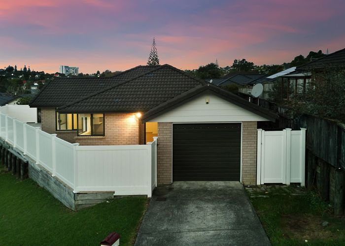  at 7 Anna Lane, Glen Eden, Auckland