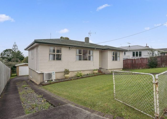  at 7 Blease Street, New Lynn, Waitakere City, Auckland