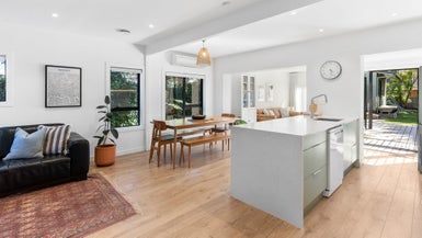  at 2/1062 Beach Road, Torbay, Auckland