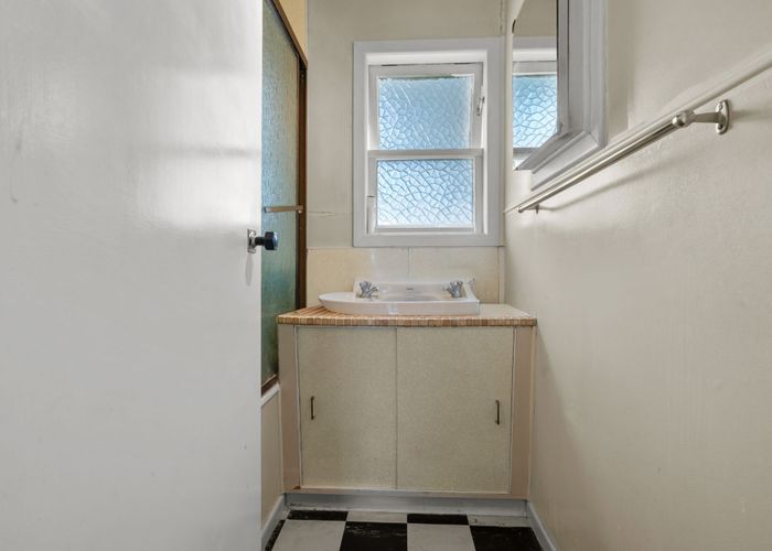  at 9 Durham Street, Te Atatu Peninsula, Auckland