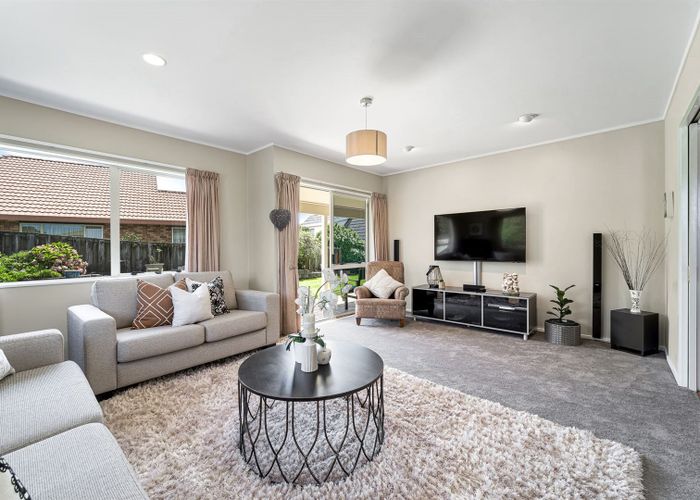  at 4 Caversham Drive, Torbay, Auckland