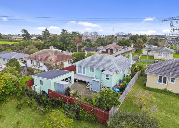  at 6 Lawrence Place, Otara, Manukau City, Auckland
