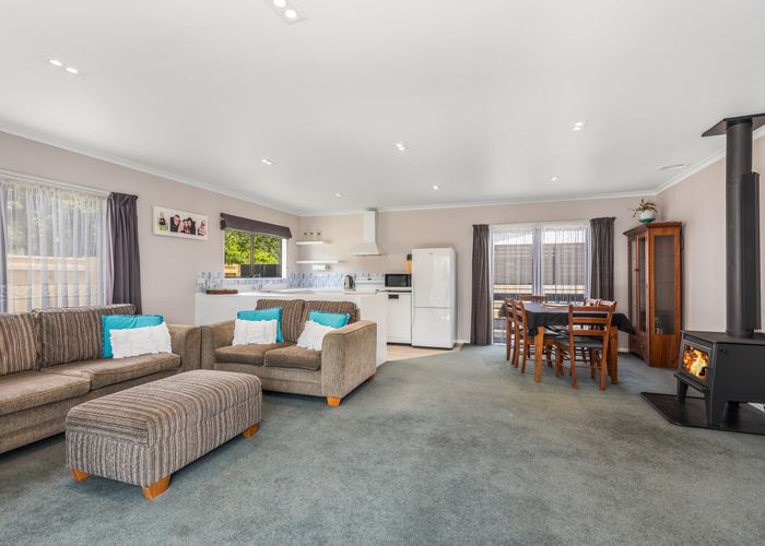  at 19 Hillside Drive, Maoribank, Upper Hutt