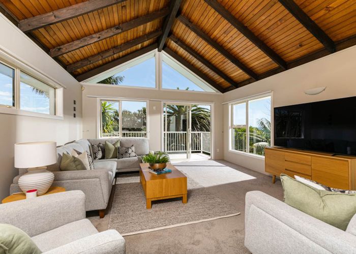  at 5 Beulah Avenue, Rothesay Bay, Auckland