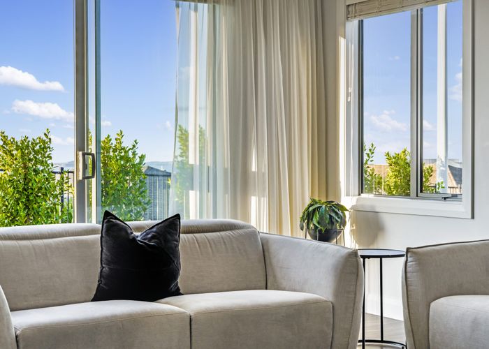  at 33 Te Oneroa Way, Long Bay, Auckland