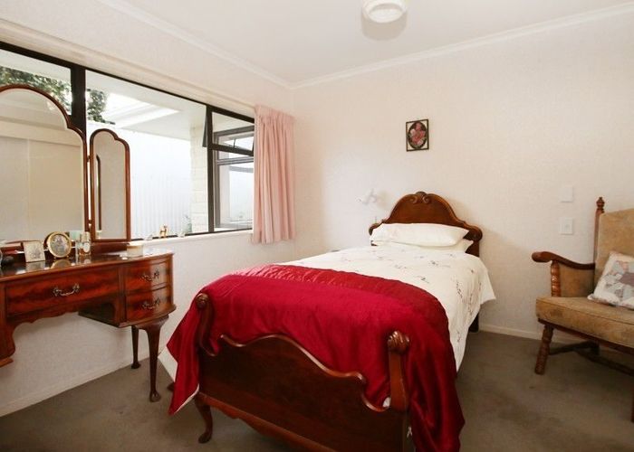  at 16b Montgomery Terrace, Hokowhitu, Palmerston North, Manawatu / Whanganui