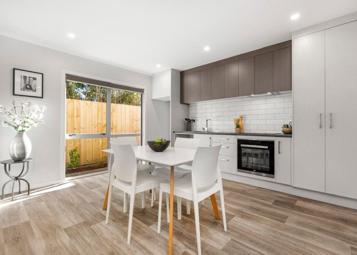  at 2/10 Gazeley Avenue, Silverdale, Hamilton, Waikato