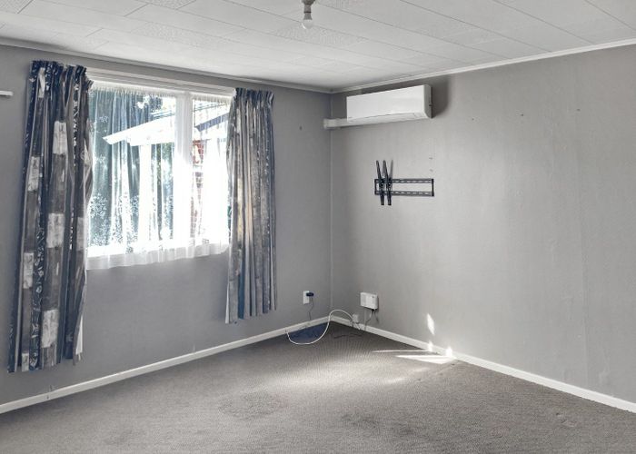  at 2/113 Clouston Park Road, Clouston Park, Upper Hutt, Wellington