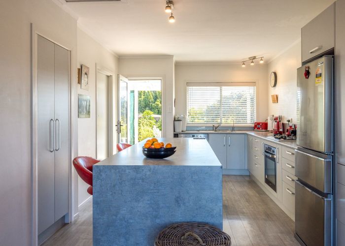  at 17 Wellington Road, Surfdale, Waiheke Island