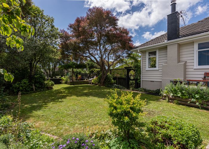  at 22 Raroa Terrace, Tawa, Wellington