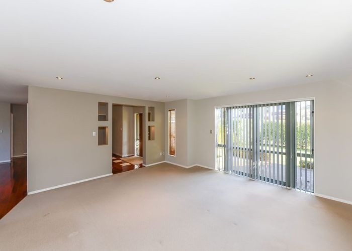  at 76 Medallion Dr, Albany, North Shore City, Auckland