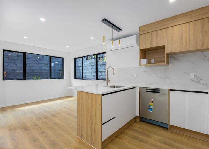  at 5/6 Woodhouse Place, West Harbour, Waitakere City, Auckland