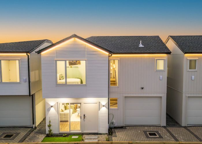  at A-E/17 Muir Avenue, Mangere Bridge, Manukau City, Auckland