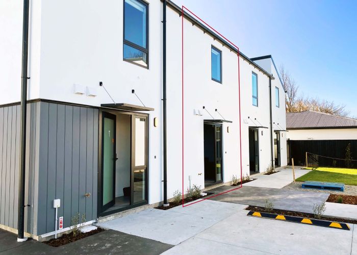  at 2/302 Fitzgerald Avenue, Christchurch Central, Christchurch