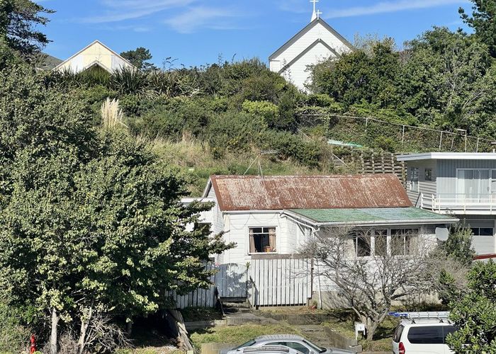  at 1 Titahi Bay Road, Porirua, Porirua, Wellington