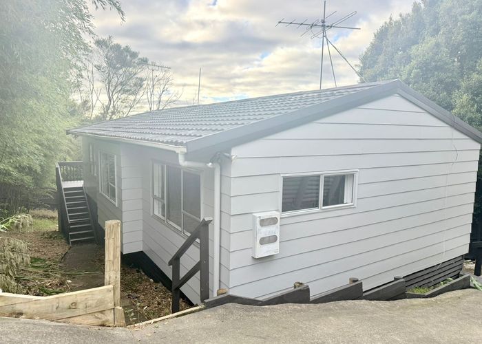  at 1/83 Manuka Road, Glenfield, North Shore City, Auckland