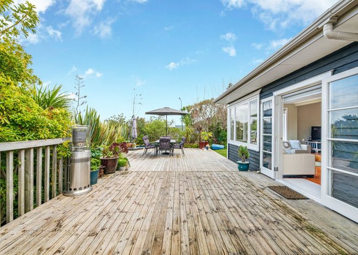  at 3 Kukupa Road, Sunnyvale, Waitakere City, Auckland