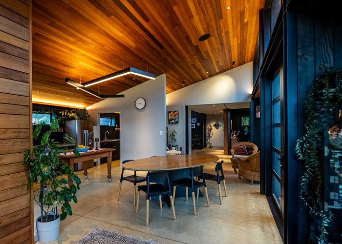  at 581 West Coast Road, Oratia, Waitakere City, Auckland