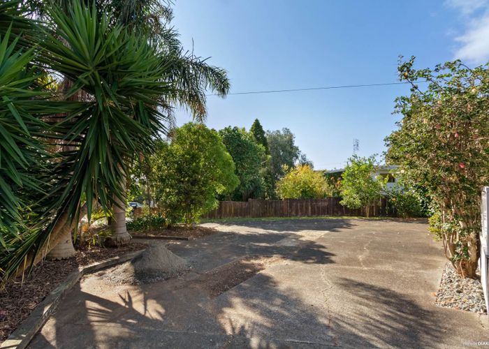  at 1 Meadow Crescent, Te Atatu South, Auckland