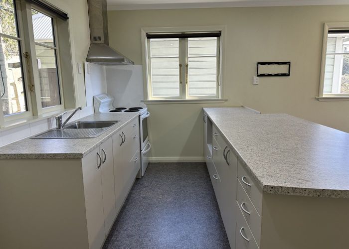  at 42 Raroa Road, Kelburn, Wellington, Wellington