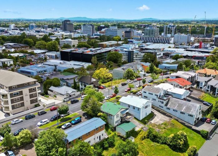  at 35 Thackeray Street, Hamilton Lake, Hamilton, Waikato
