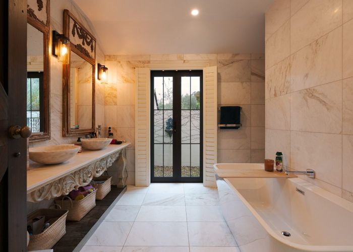  at 18 Myra Evelyn Grove, Albany