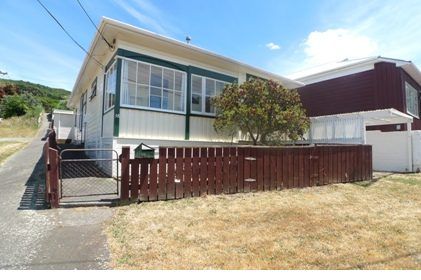  at 38 Eden Street, Island Bay, Wellington
