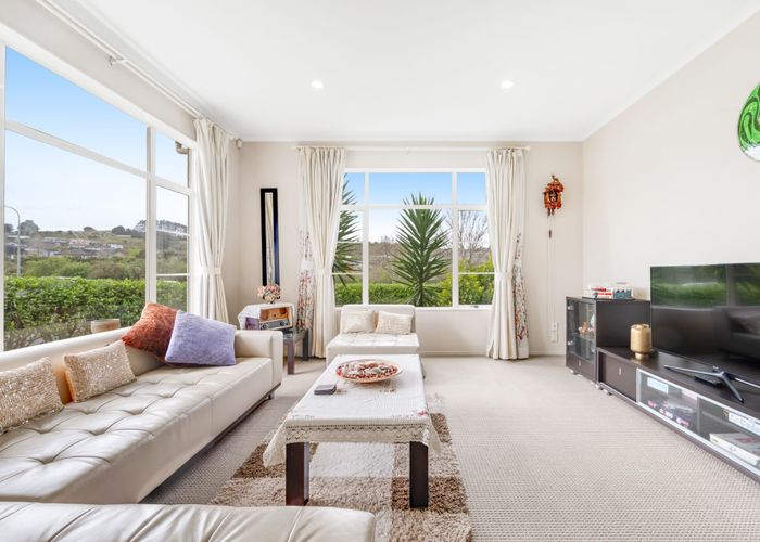  at 8 Mission Heights Drive, Flat Bush, Manukau City, Auckland