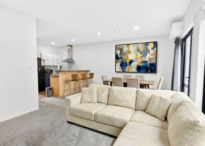  at 10/11 The Avenue, Albany, North Shore City, Auckland