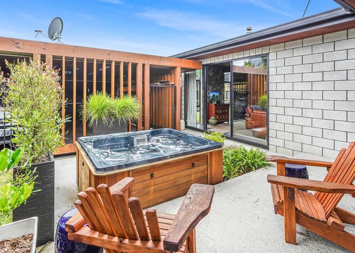  at 21 Samuel Place, Queenwood, Hamilton