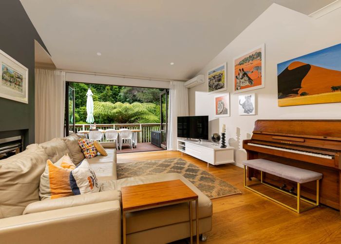  at 7 Springwater Vale, Unsworth Heights, Auckland