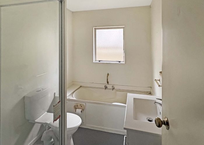  at 40 Kentwood Drive, Woodridge, Wellington, Wellington