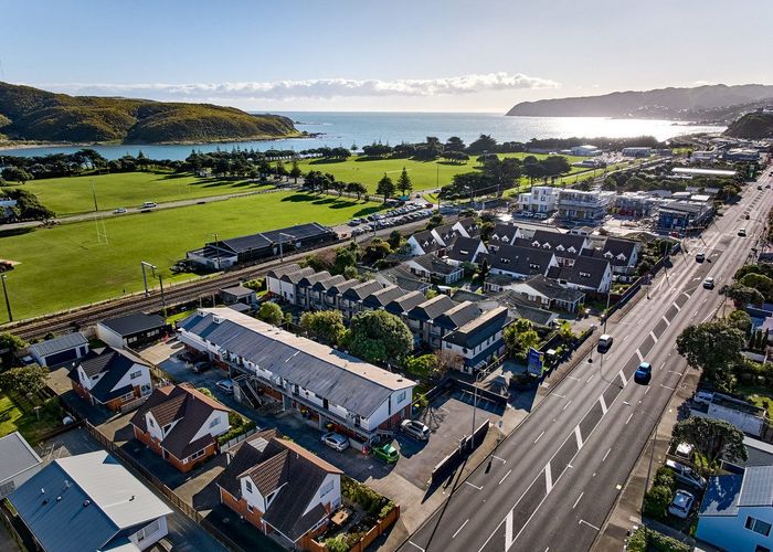  at 2/35 Mana Esplanade, Paremata, Porirua, Wellington