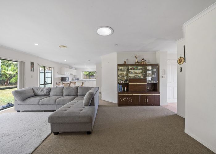  at 8 Waimarino Road, Weymouth, Manukau City, Auckland