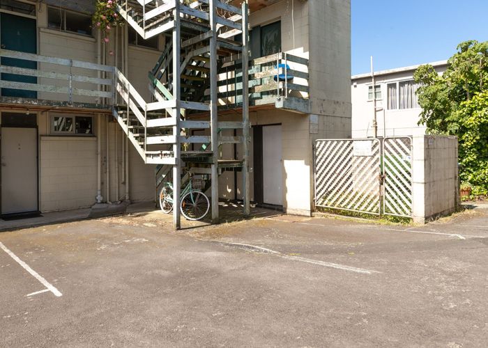  at 1/17 Esplanade Road, Mount Eden, Auckland