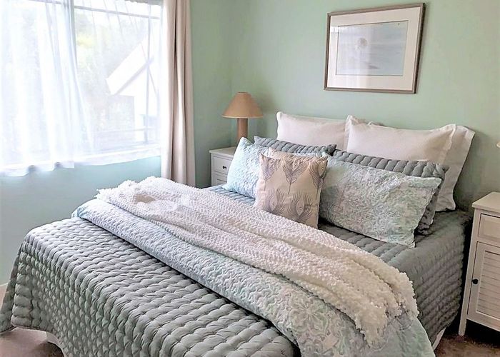  at 41 Unsworth Drive, Unsworth Heights, North Shore City, Auckland