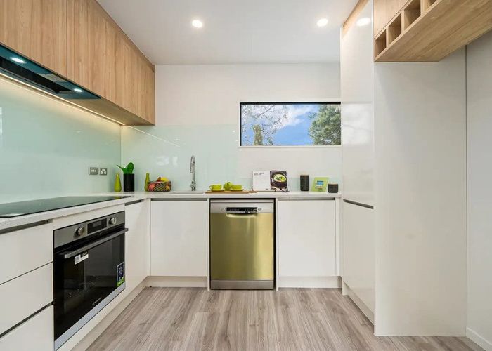  at Te Atatu Peninsula, Waitakere City, Auckland