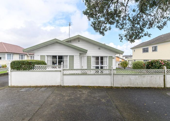  at 1/389 Blockhouse Bay Road, Blockhouse Bay, Auckland