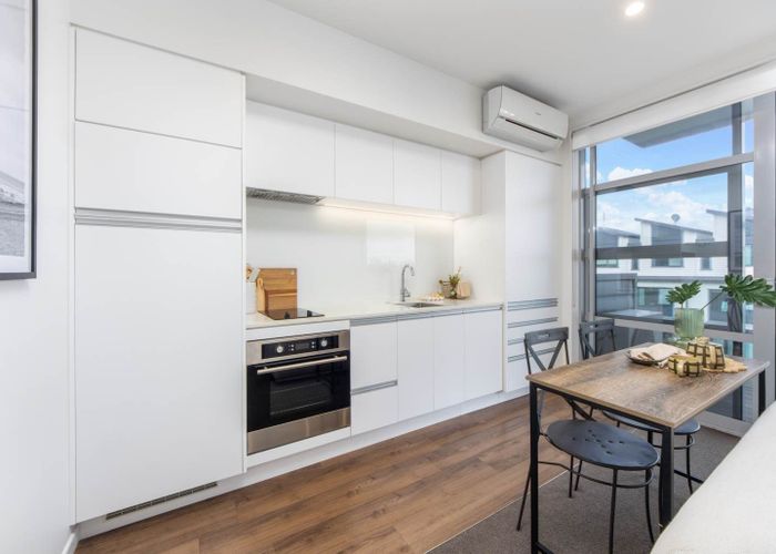  at 385 Murphys Road, Flat Bush, Manukau City, Auckland