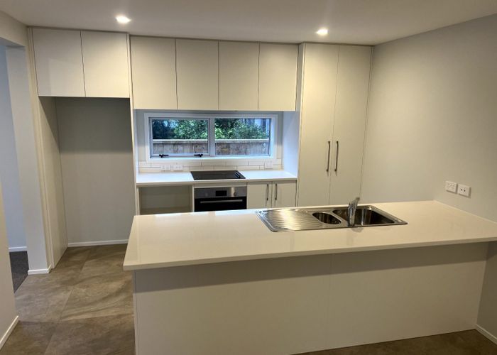  at 2/5 Oregon Ave, Avondale, Auckland City, Auckland