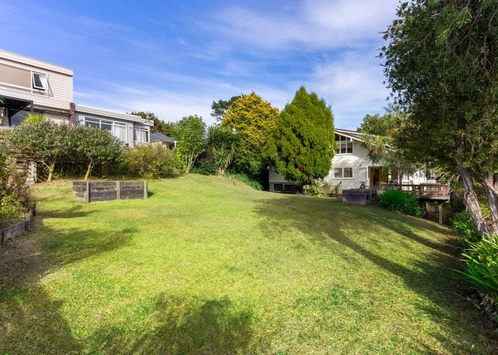  at 257 East Coast Road, Mairangi Bay, North Shore City, Auckland