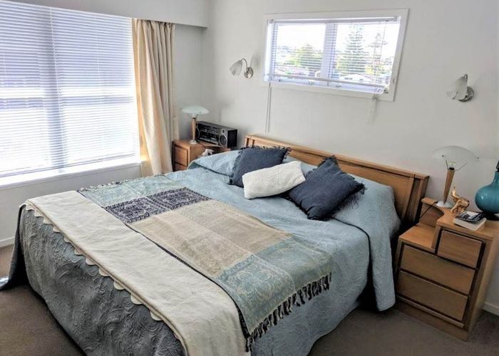  at 1/179 Forrest Hill Road, Forrest Hill, North Shore City, Auckland