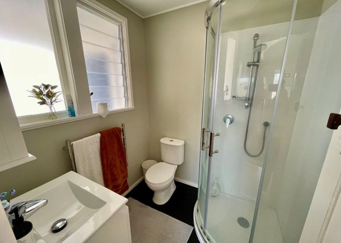  at 2/16 Kawerau Avenue, Devonport, North Shore City, Auckland