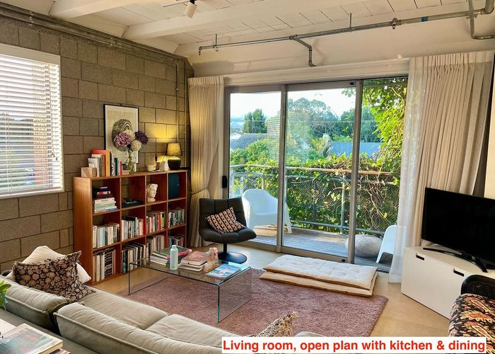  at 11/26 Aroha Avenue, Sandringham, Auckland