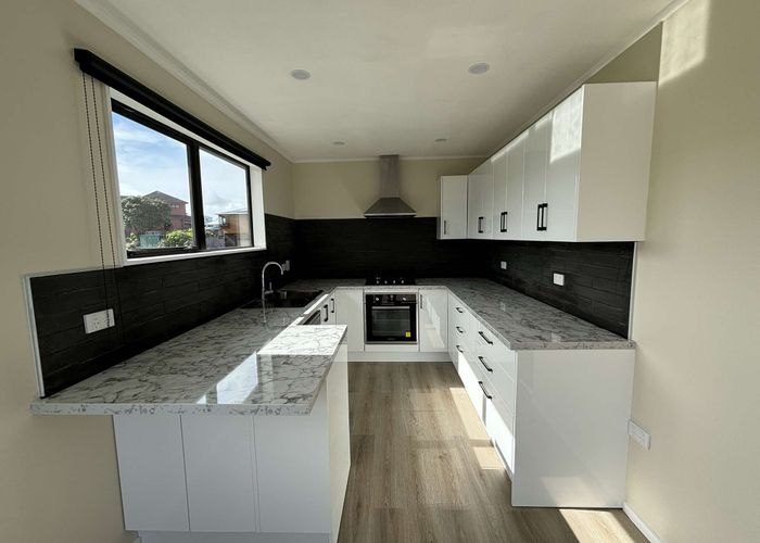  at 87 Frobisher Street, Island Bay, Wellington