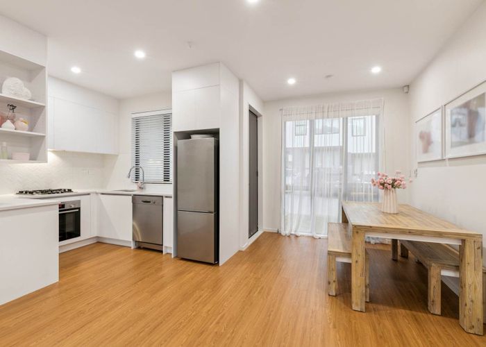  at 4C Whakatupu Road, Flat Bush, Manukau City, Auckland