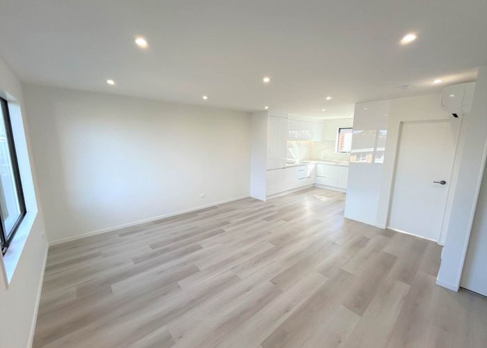  at 4/418 Richardson Road, Mount Roskill, Auckland