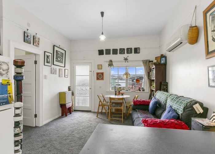  at 270 Queens Drive, Lyall Bay, Wellington