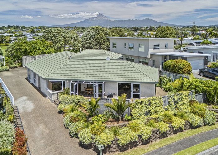  at 8 Chatswood Grove, Fitzroy, New Plymouth, Taranaki