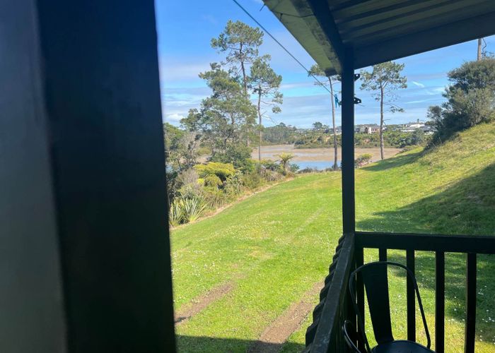  at 2 Barrett Road, Albany